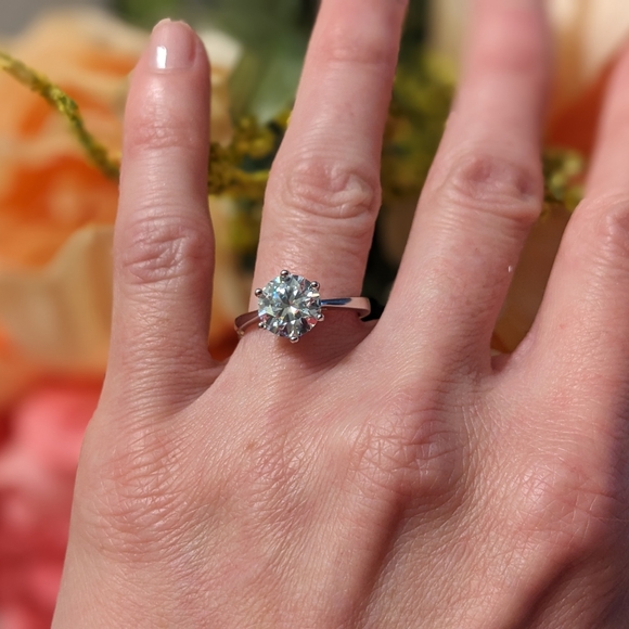 2CT Authentic Moissanite, 18k White Gold-Plated 925 sterling Silver - Size 5,7,8 - Picture 6 of 8